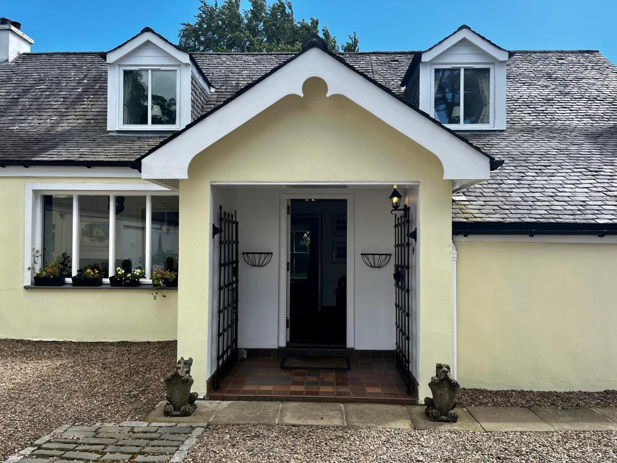 Bed and Breakfast Whitehouse Uplawmoor Exterior foto