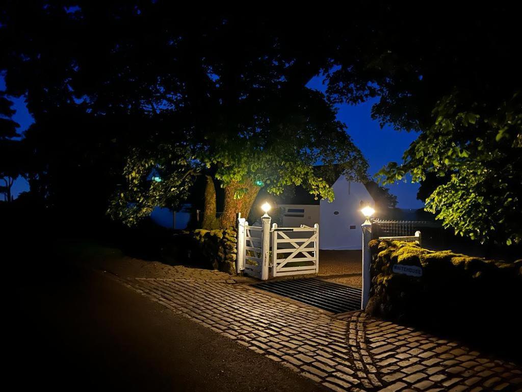 Bed and Breakfast Whitehouse Uplawmoor Exterior foto